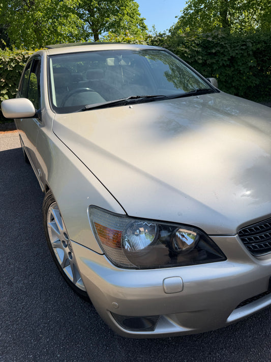 Lexus IS200