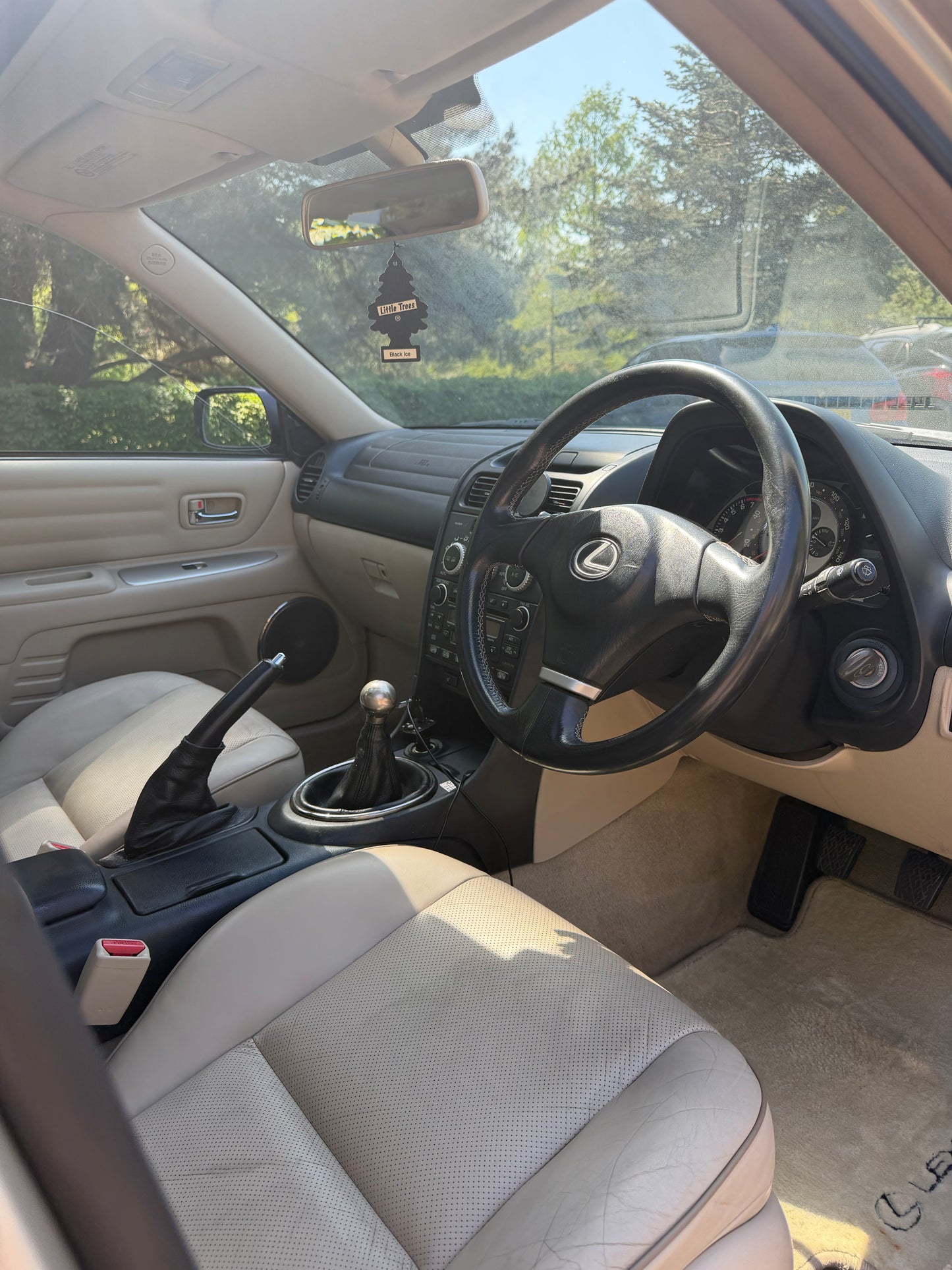 Lexus IS200